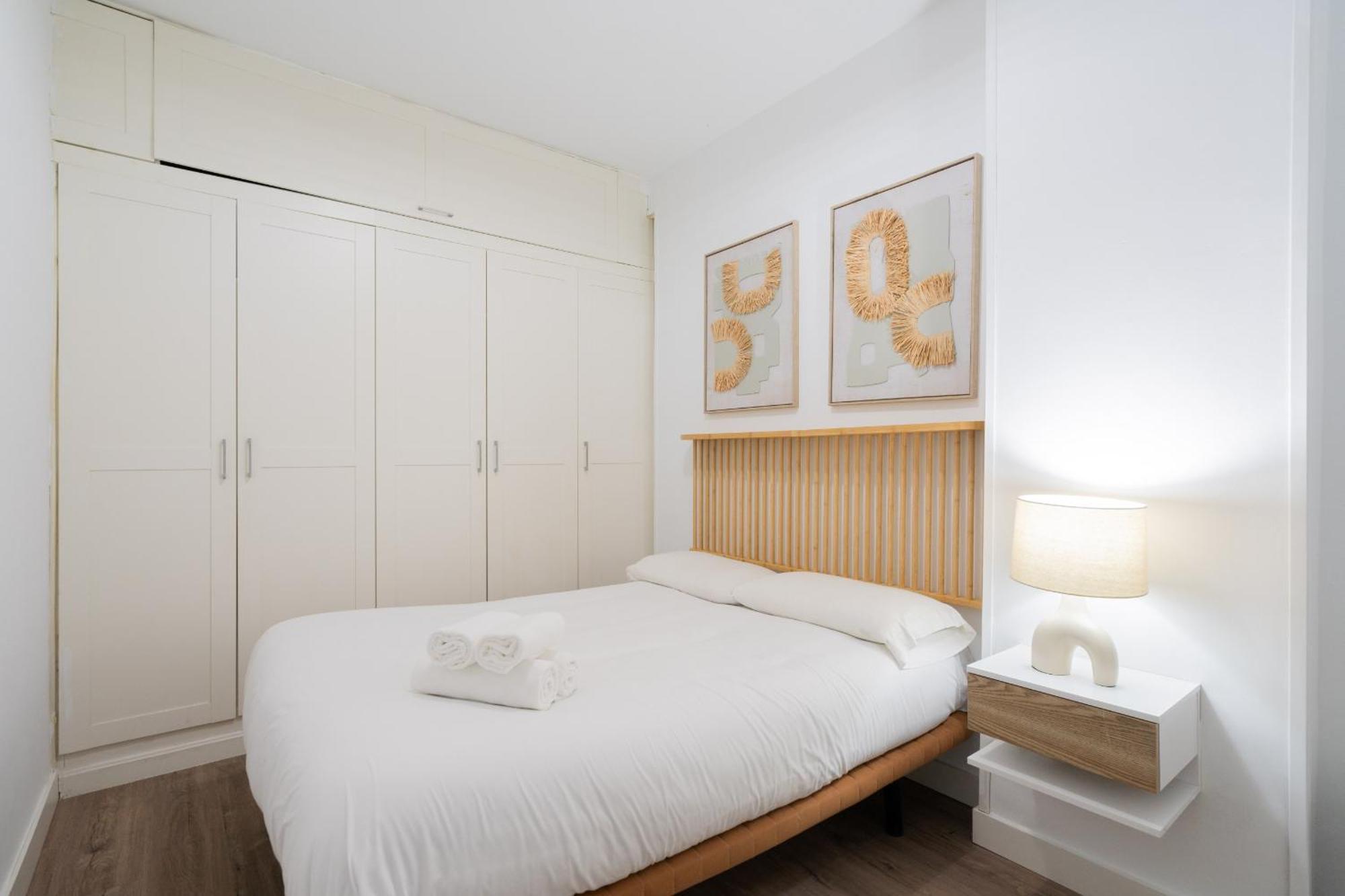 Apartamento En Chueca Para 4 Personas Alquiler Temporal Мадрид Экстерьер фото