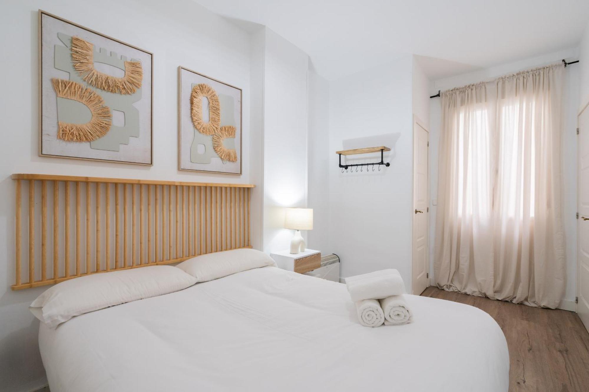 Apartamento En Chueca Para 4 Personas Alquiler Temporal Мадрид Экстерьер фото